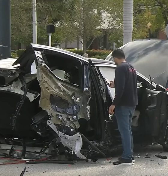 Tesla Model X sheers in half after high speed crash (WPLG Local 10 | YouTube)