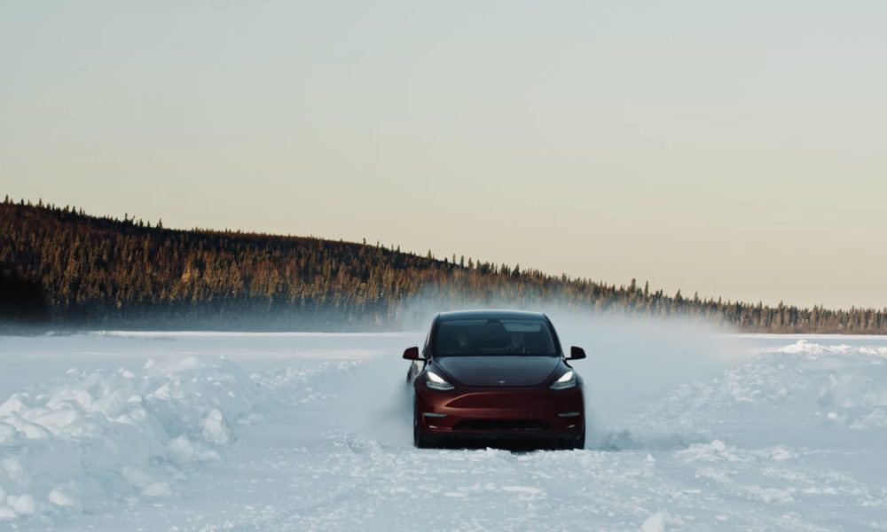 tesla-model-y-heat-pump-winter-midnight-cherry-red