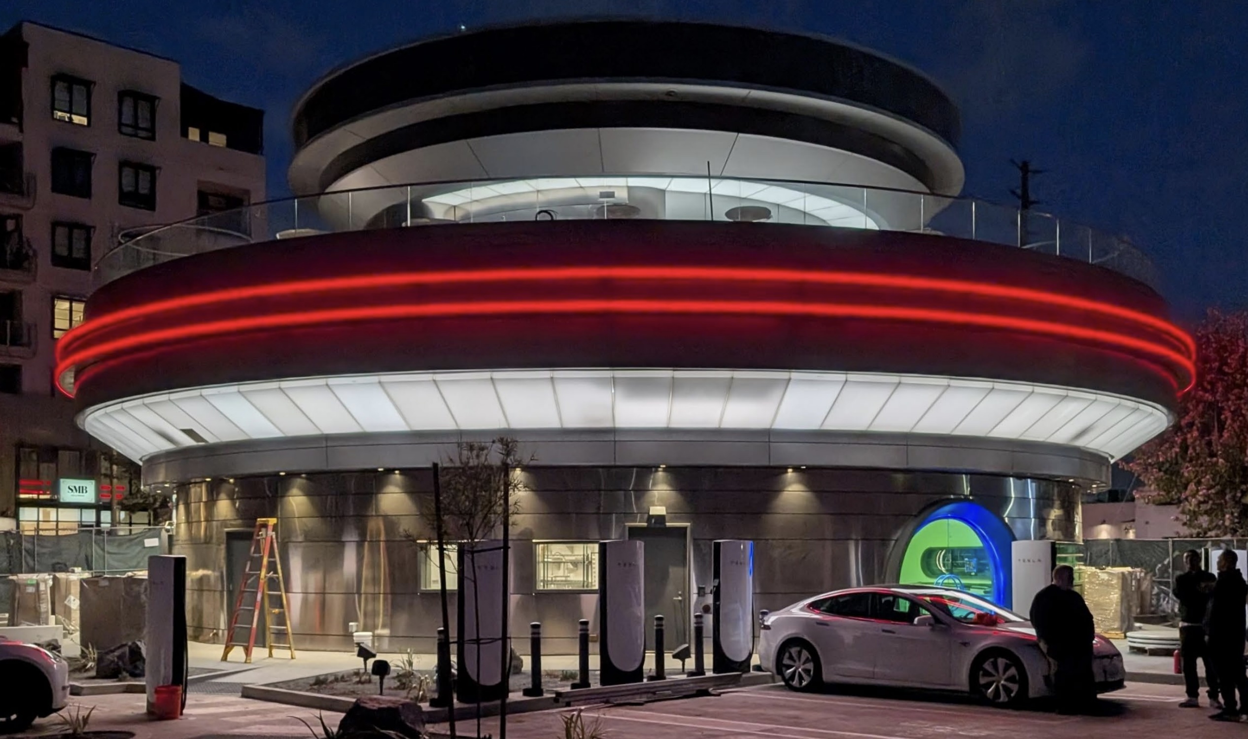 tesla-supercharger-diner